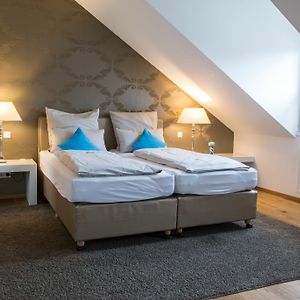 Suite met een King Size Bed op de Dak